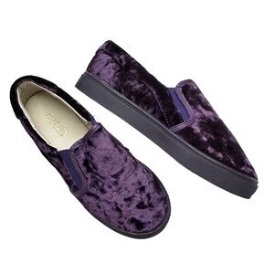 AKID Girls Purple Velvet Slip On Sneakers size 1